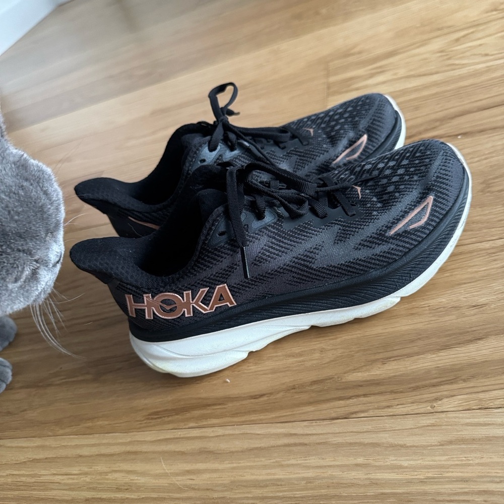 Running sneaker brand new condition